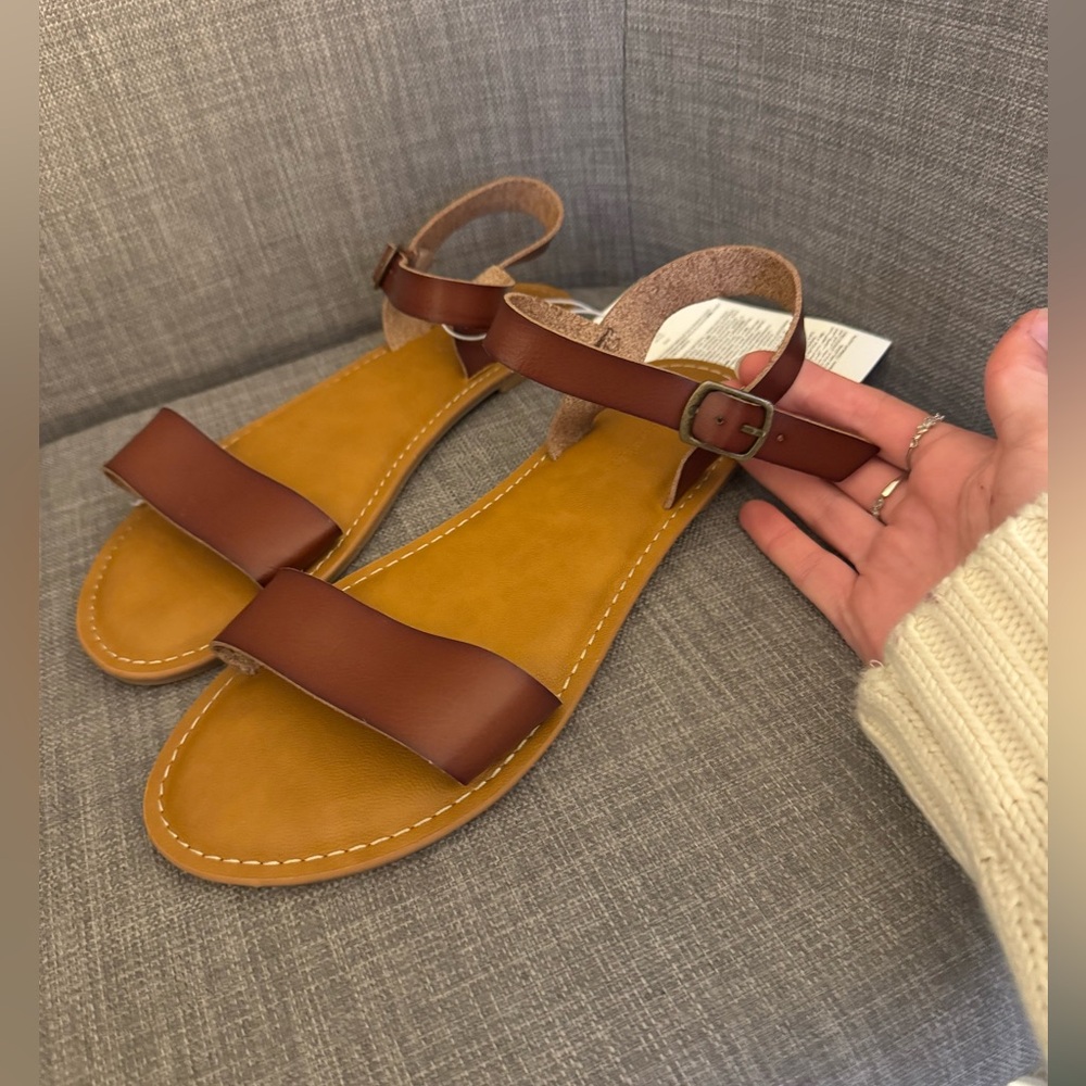 NWT Amazon essentials sandals - women’s 8.5